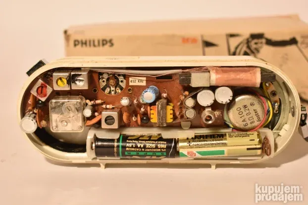 Philips 90 RL 136 vintage AM radio