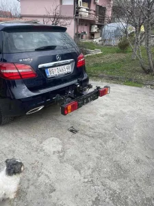 Nosač za bicikle na kuku