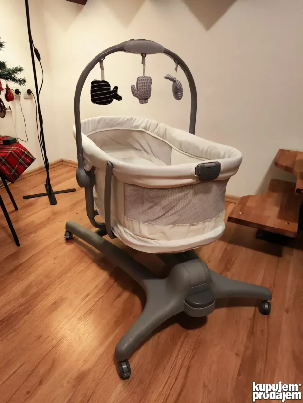 Chicco Baby Hug Air 4 u 1 - Malo korišćena kolevka