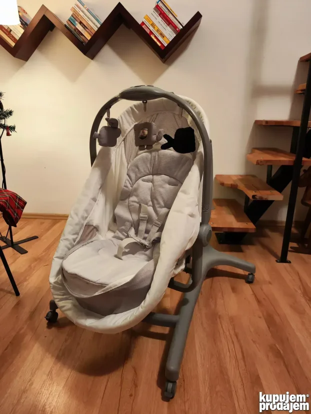 Chicco Baby Hug Air 4 u 1 - Malo korišćena kolevka