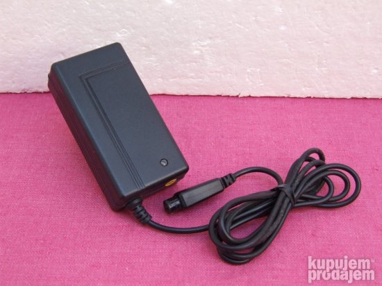 CD Comig Data 29.4V 1.5A punjac na 3 pina + GARANCIJA!