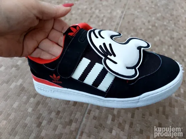 Adidas patike za dečaka broj 35