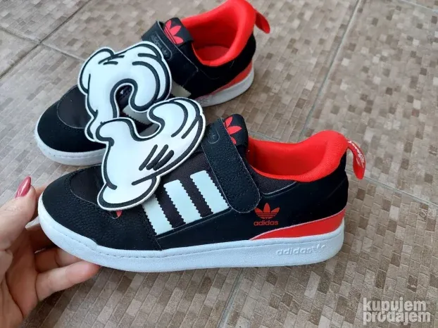 Adidas patike za dečaka broj 35