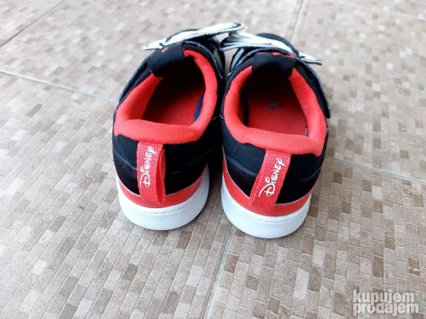 Adidas patike za dečaka broj 35