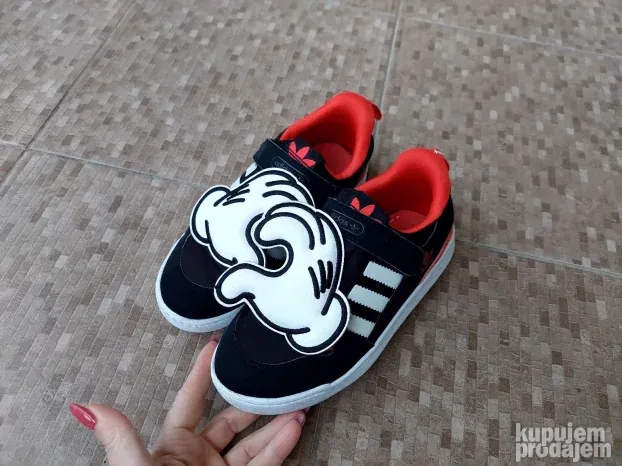 Adidas patike za dečaka broj 35