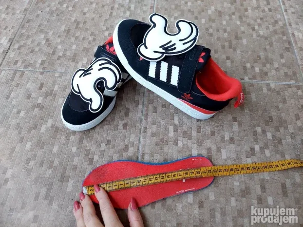 Adidas patike za dečaka broj 35