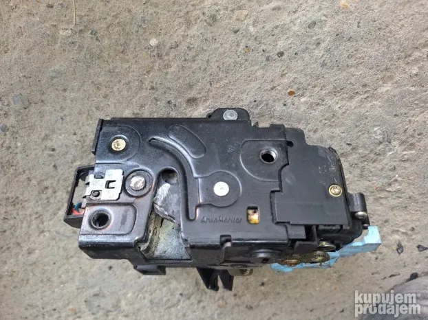 VW Golf 5,Touran,Tuareg brava zadnjih levih vrata