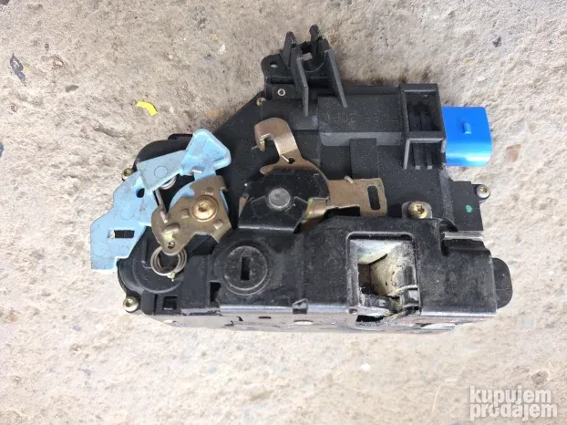 VW Golf 5,Touran,Tuareg brava zadnjih levih vrata