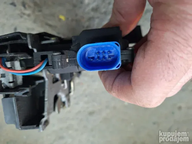 VW Golf 5,Touran,Tuareg brava zadnjih levih vrata