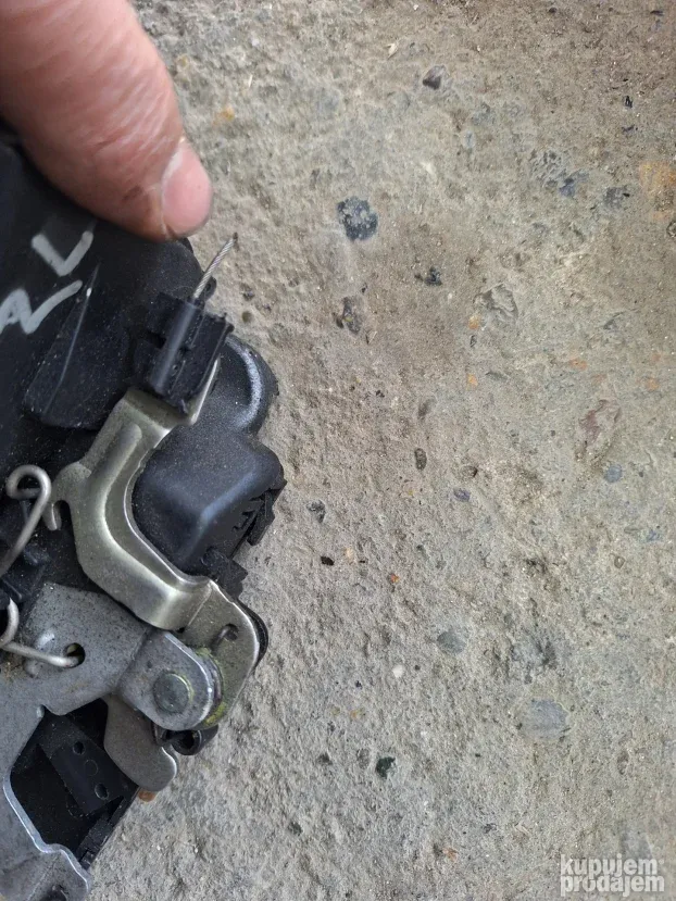 VW Golf 5,Touran,Tuareg brava zadnjih levih vrata