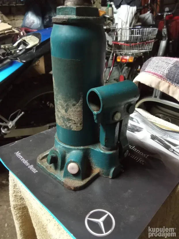 Hidraulična dvostepena auto dizalica