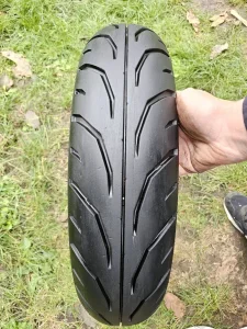 Moto guma dunlop 130/70/17 god 2017