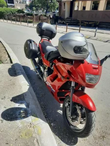 Kawasaki gpz 1100 1998god