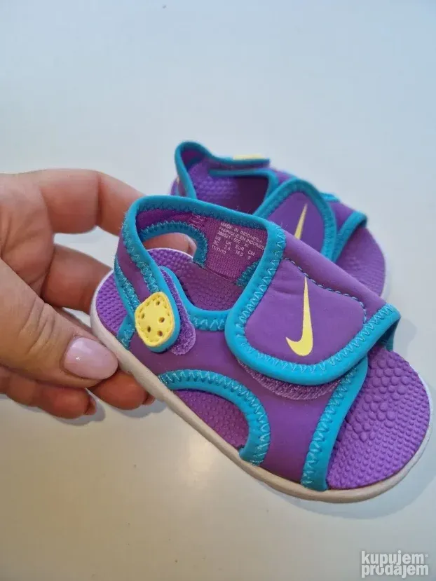 Nike Malene sandale br 18.5