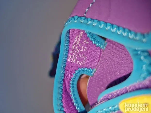 Nike Malene sandale br 18.5