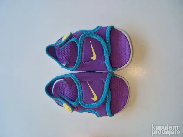 Nike Malene sandale br 18.5