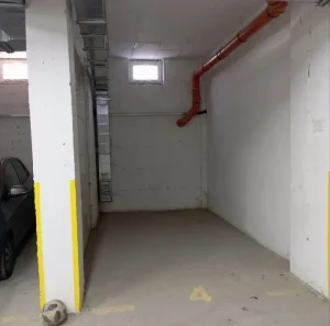 Petrovaradin - Stari Majur - 13m2 - garažno mesto