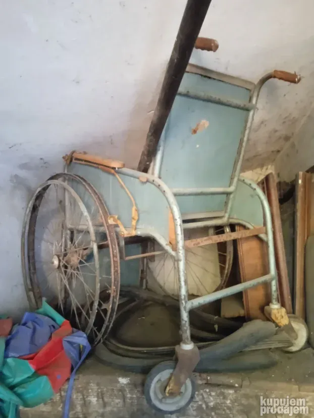 retko stara predratna metalna invalidska kolica