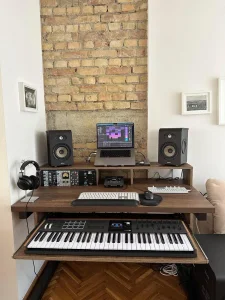 Stolovi za muzicki studio Izrada po meri XS546