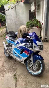 Suzuki gsxr srad 600