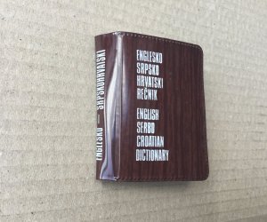 REČNIK SRPSKOHRVATSKO-ENGLESKI, mali džepni, 10.000 reči