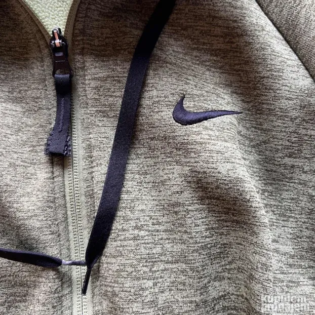 NIKE THERMA-FIT ORIGINAL muski zeleni duks sa kapuljacom M