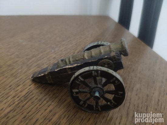 top kombinacija drvo i metal