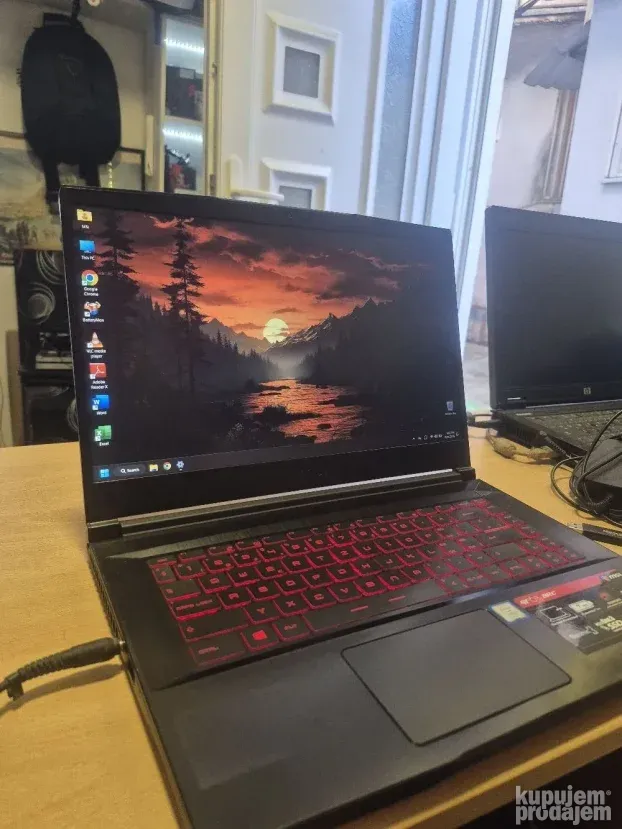 MSI GF63 8RC/i7 8750H/16gb/1050 4gb/512ssd/1tb hdd/TOP