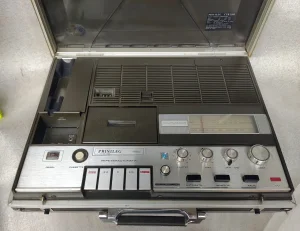 PRIVILEG CTR 2205 muzicki centar u koferu Made in Japan