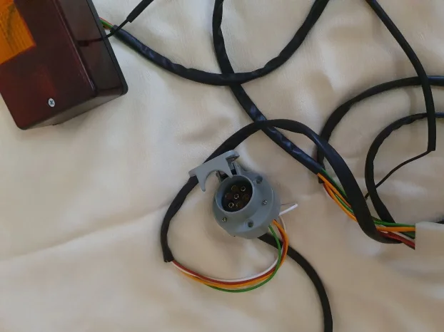 Komplet instalacija, prednji farovi i migavci za traktor 539