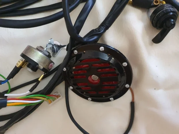 Komplet instalacija, prednji farovi i migavci za traktor 539