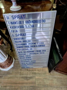Velika tabla iz osiguravajuceg drusta iz 70- tih, 78 cm