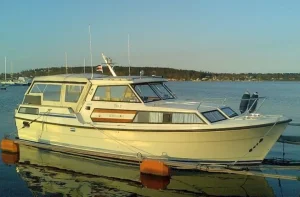 Prodaje se pilotina Tresfjord 29 od 9m, sa dizelom kao Adria