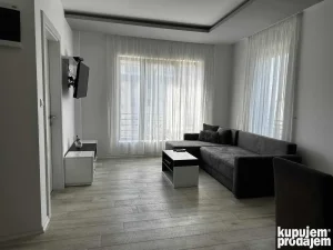 Na prodaju stan na Kopaoniku