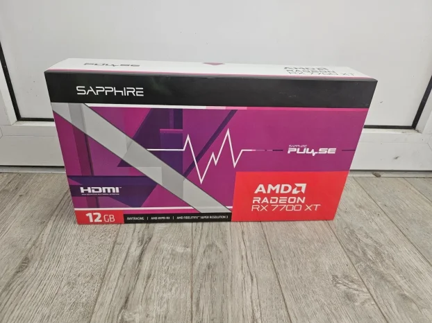 Sapphire Pulse RX 7700 XT Kutija