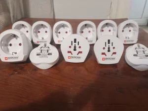 Skorss adapteri (uticnice) - razni- 11 komada