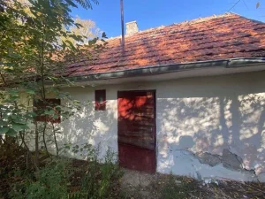 Vikendica sa prostranim placem od 1547m2