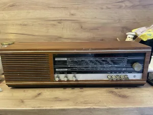Harmonija Vintage Radio Aparat