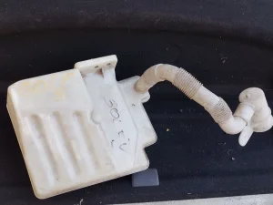 Golf 5 cantra posuda za tečnost šoferšajbne stakla