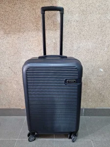 Kofer za putovanje od ABS sa 4 točkića Srednji Crni