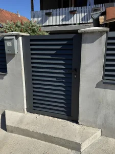 Aluminijumske kapije i ograde 80x20 roletna
