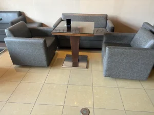 Prodajem garniture sa dve fotelje, dvosedom i stolom
