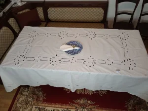Stolnjak beli vez i 12 salvete