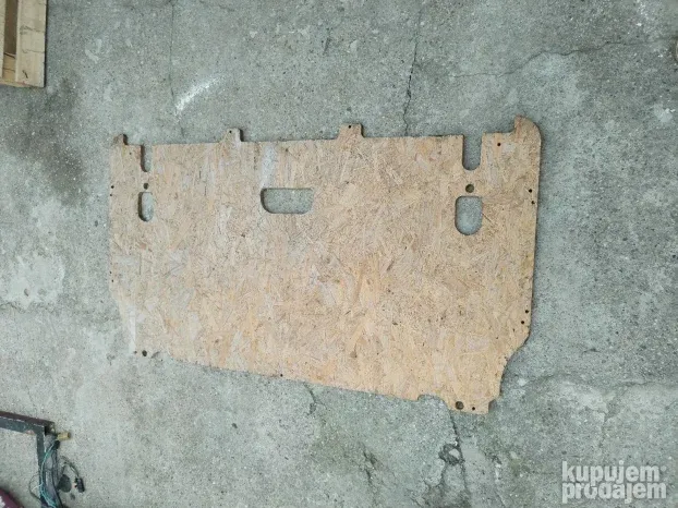 Drvena polica gepeka