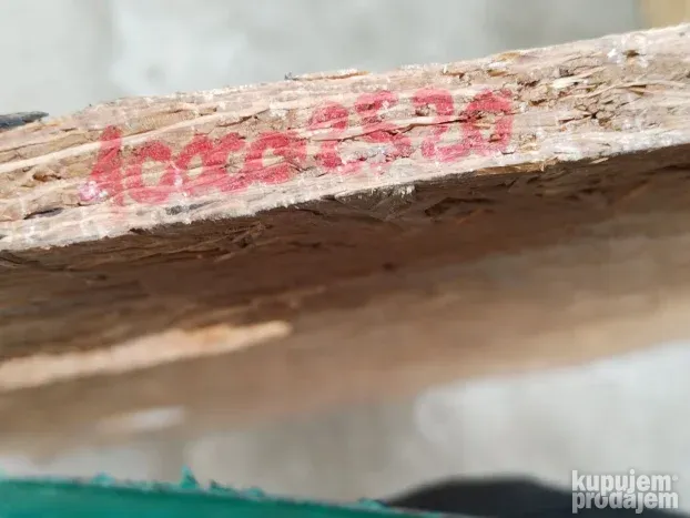 Drvena polica gepeka