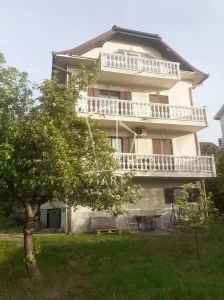 Lovačka, Višnjička Banja, 5+ petosobna, 381 m²