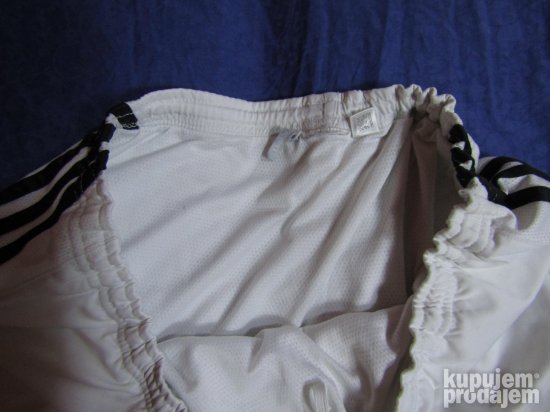 Šorc Adidas, L
