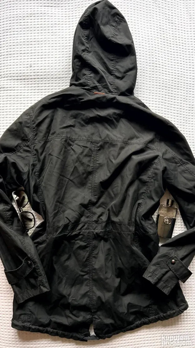 HUGO BOSS ORIGINAL muska crna jakna prelazni period 54 XL L