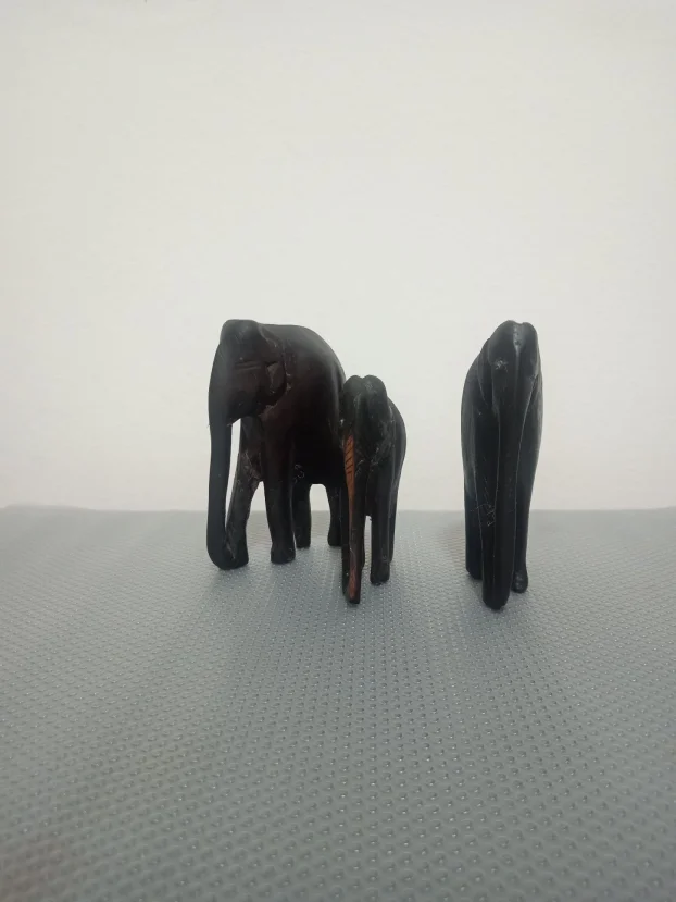 drvene figure slonova