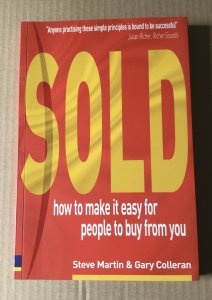 KNJIGA - Business: Kako da ljudi lakše kupuju od Vas, engl.